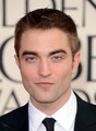 Robert Pattinson at the 2013 70th Golden Globes - robert-pattinson photo
