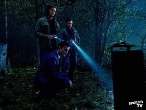  Supernatural - 8.12 - As Time Goes سے طرف کی Promotional Pics
