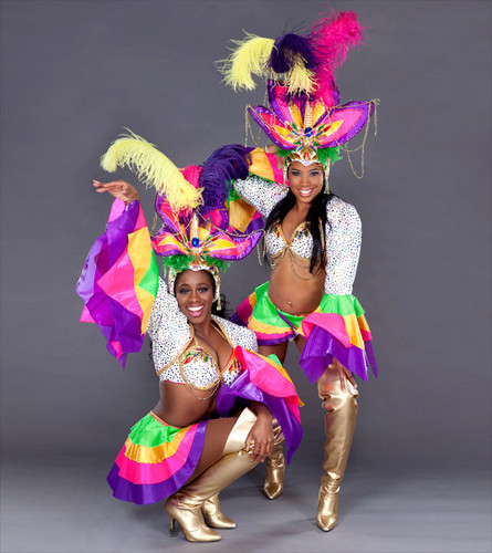  Diva Showgirls: Naomi and Cameron