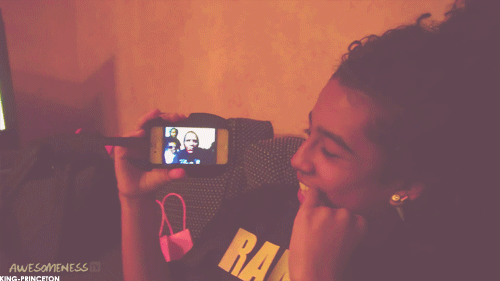  Oh Princetyboo is looking at the old times that they used to be the MB cam!!!! :) ;) <33333 ;*