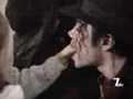 michael letting kids put stuff in his mouth - michael-jackson photo