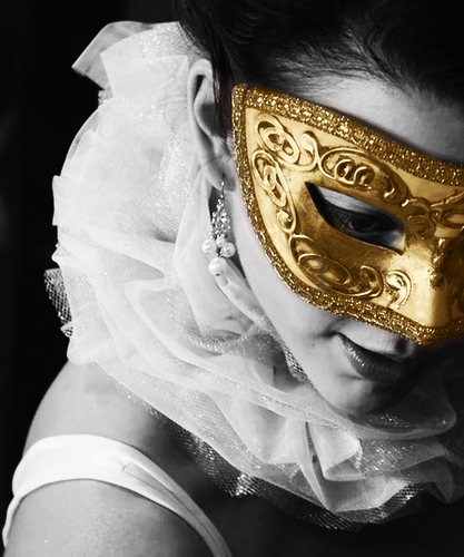 Anne Boleyn + Gold