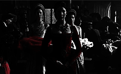  Anne Boleyn + Red