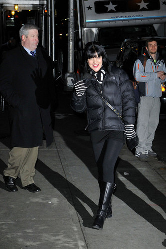 Arriving @ Late Show With David Letterman - 04/02/2013