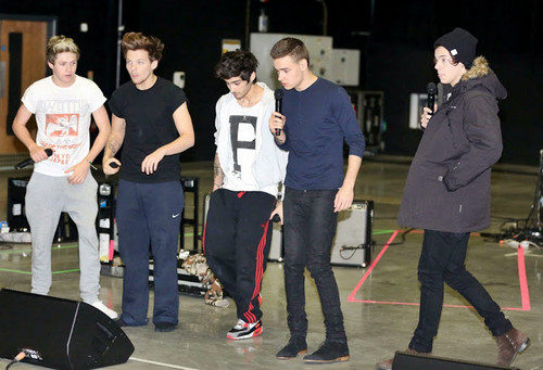  One Direction at rehearsals