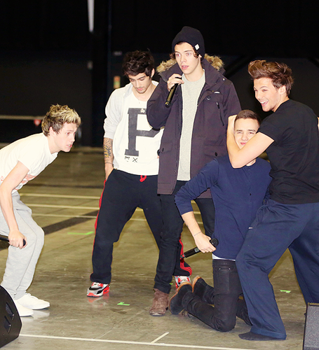  One Direction at rehearsals