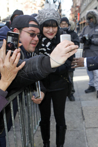 Pauley Perrette Arriving @ Late Show With David Letterman - 04/02/2013