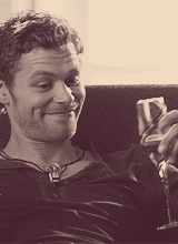-> Klaus Mikaelson
