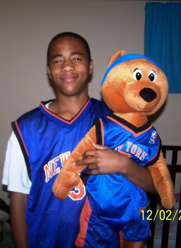  Carmelo Anthony's Biggest 4 anno old fan Cameron