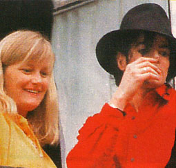  Michael And saat Wife, Debbie Rowe