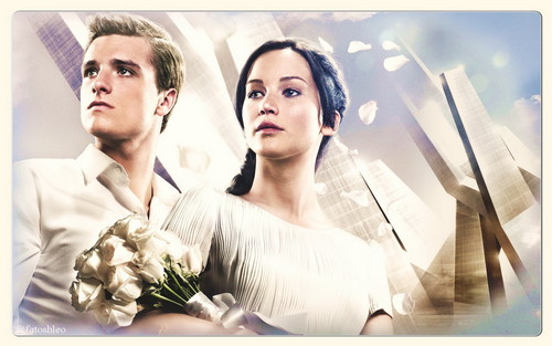 Catching Fire Wallpaper- Katniss and Peeta 
