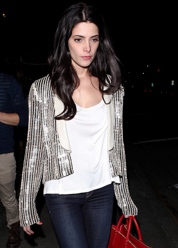 February 21 - Celebrates her Birthday with Friends at STK Restaurant in Los Angeles