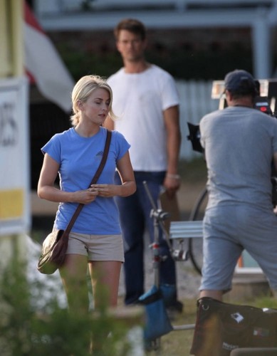  On set of 安全 Haven 16/07/2012