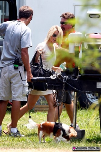  On set of 安全 Haven - 21/06/2012