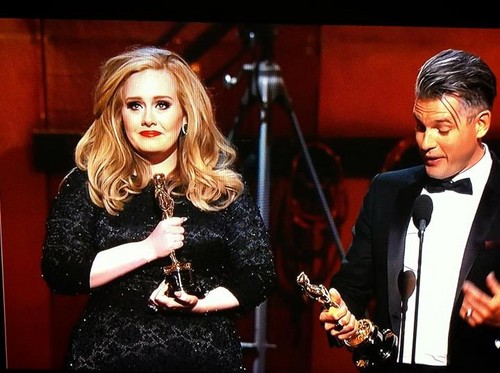  Oscars 2013: 阿黛尔 wins Best Original Song for 'Skyfall'