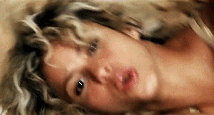 Shakira tagahanga Art: Shakira in 'La Tortura' music video.