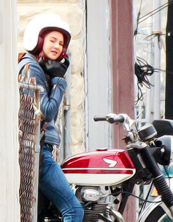  The Amazing паук Man 2 Set, in New York with Shailene Woodley (26/02)
