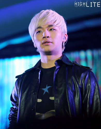  (2013.03.02) Daesung @ Samsung Blue Festival in China