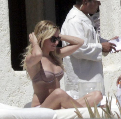  Ashley out in Mexico