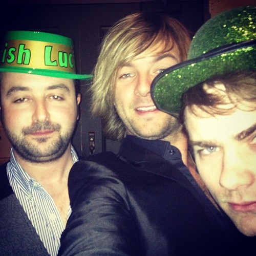  Think these new stage outfits work? #keithharkin #keeperlit #kansas #onlyliveonce #ontour