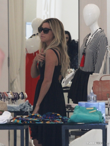  Ashley out in Melrose Avenue