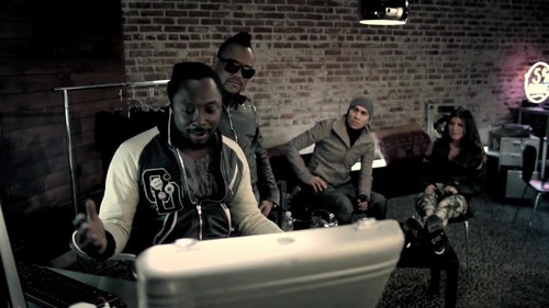 Black Eyed Peas - Imma Be Rocking That Body {Music Video}