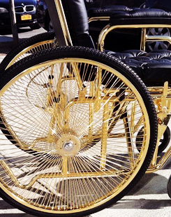 Gaga's wheelchair: the Chariot by KEN BOROCHOV of MORDEKAI