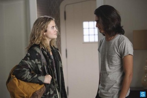  Twisted - Episode 1.01 - Pilot - Promotional mga litrato
