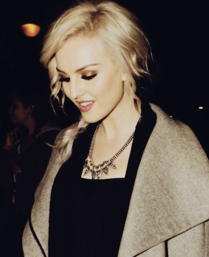  ✿Perrie Edwards✿