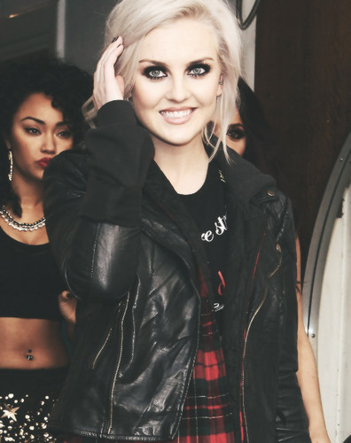 ♫ ♩ ♬  Perrie Edwards ♫ ♩ ♬ 