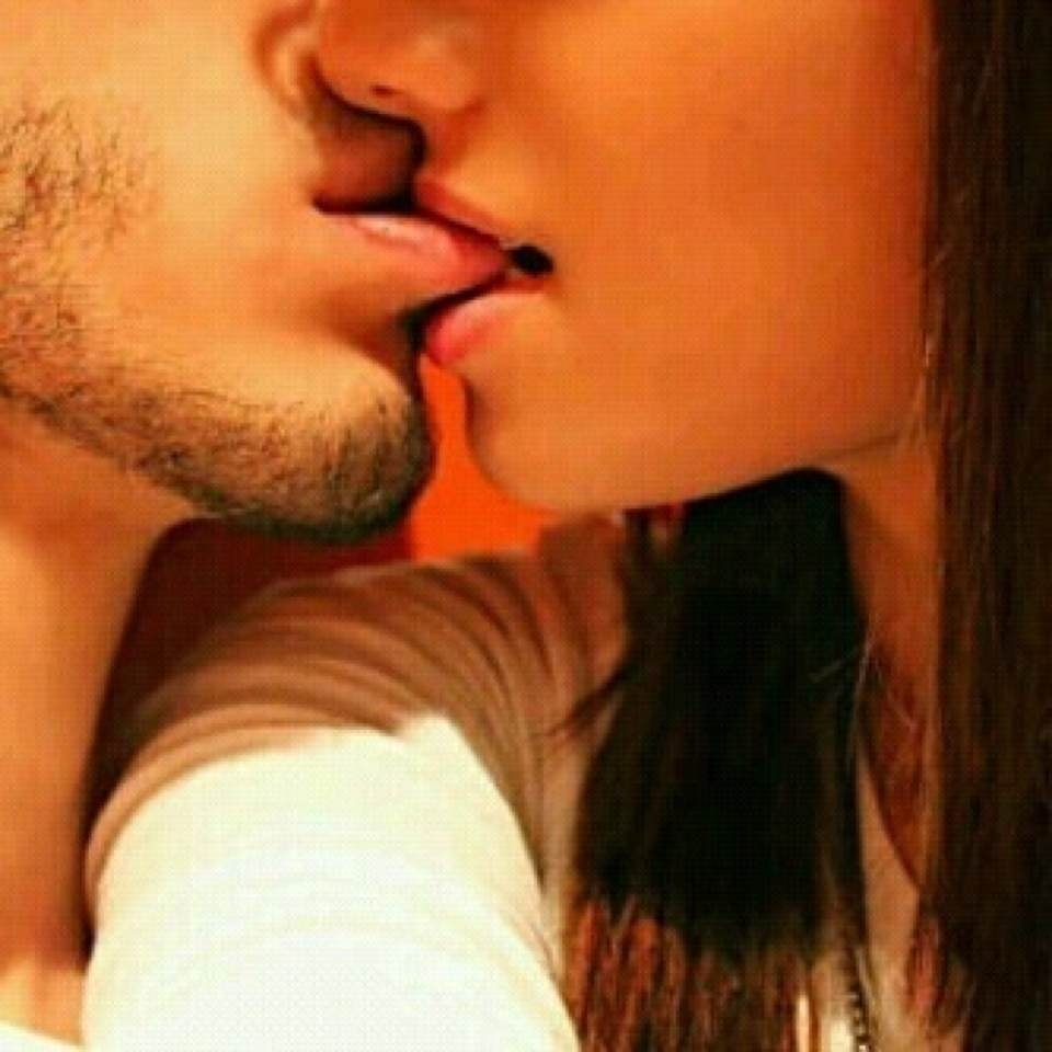 Kissing Picture 11