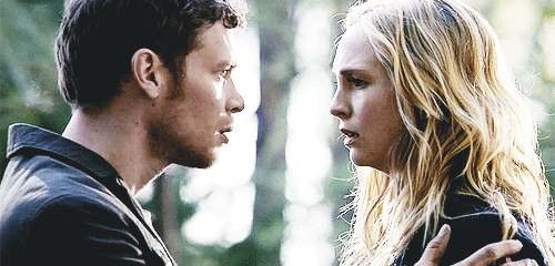  Klaroine + face to face in 4x17 ‘Because The Night.’