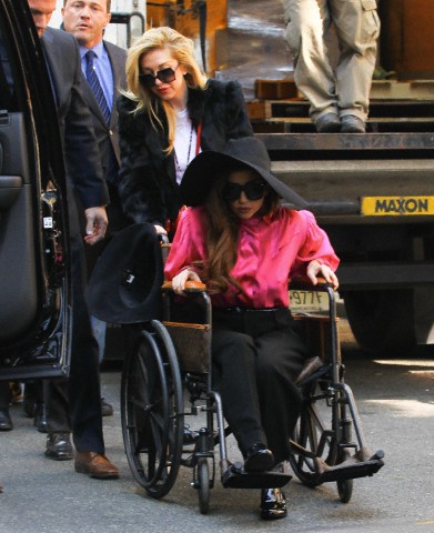  Gaga and Tara in NYC (April3)