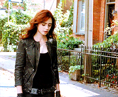  Lily as Clary Fray in The Mortal Instruments: City of बोन्स