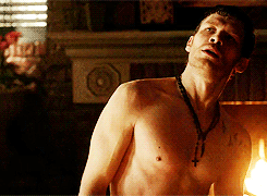  shirtless Klaus