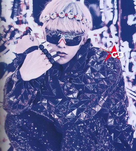  [SCANS] G-DRAGON's COLLECTION 'ONE OF A KIND' Photobook