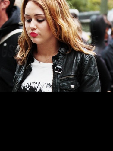  Adorable Miley 💜