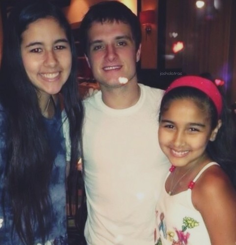  Josh with fans in Panama