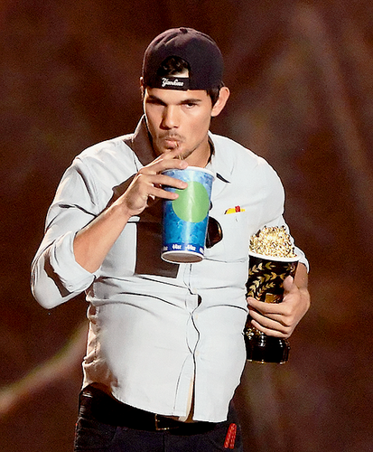  Taylor being silly while accepting his award