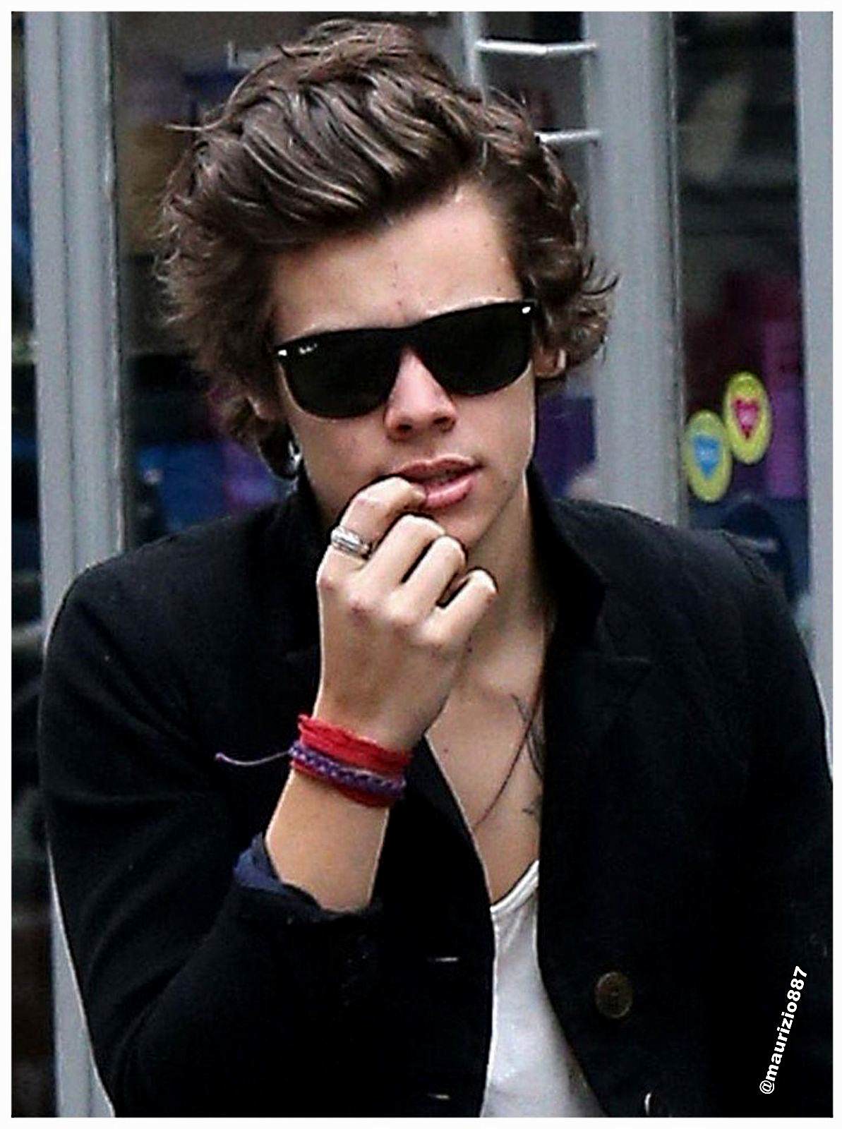 http://images6.fanpop.com/image/photos/34300000/Harry-styles-2013-one-direction-34365165-1193-1600.jpg