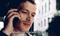  Klaus calling Caroline 4.20