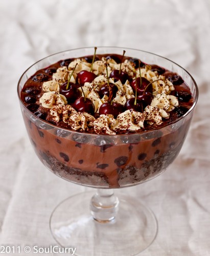  cokelat ceri, cherry trifle