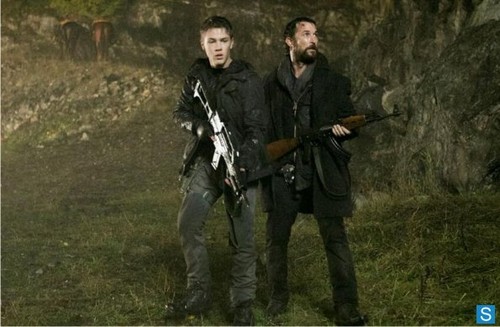  Falling Skies - Promotional Picture