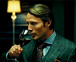 Hannibal-Lecter-Glass-of-wine-hannibal-tv-series-34450541-245-200.gif