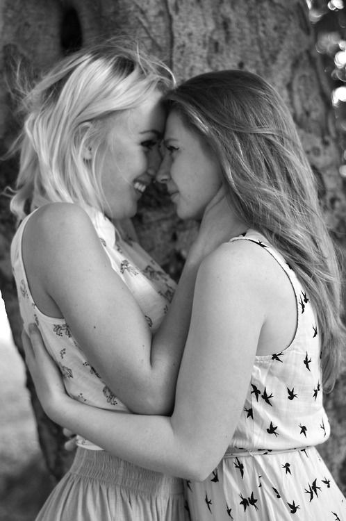 tomboy sibilisasyon Photo: Lesbian kisses 3.