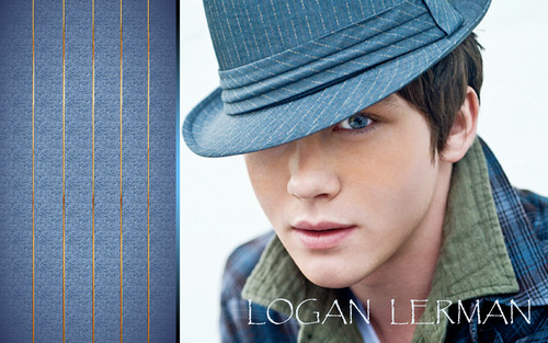  Logan Lerman <3