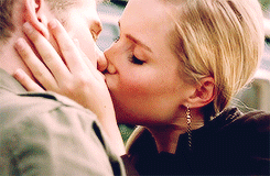  matt and rebekah kiss 4x23