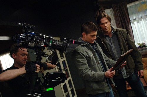 	Supernatural >Behind The Scenes