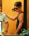 05.16.2013 Justin Brings His “Guns” To The Same Studio As Miley Cyrus - beliebers photo
