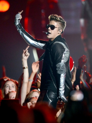  05.19.2013 Billboard música Awards - Peformance